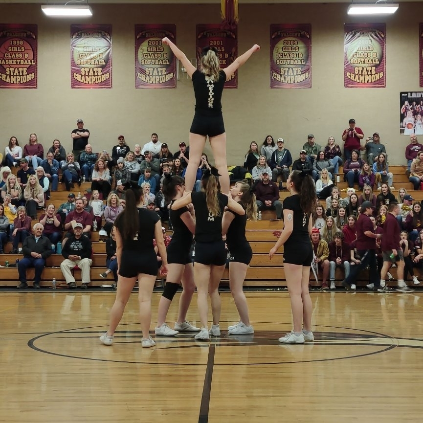 Cheer pyramid